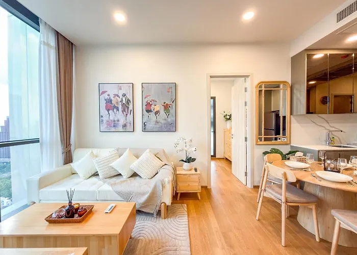 Luxury Downtown 2br 2ba Sky Pool Gym 5min Walk To Siam Paragon Apartment Bangkok
