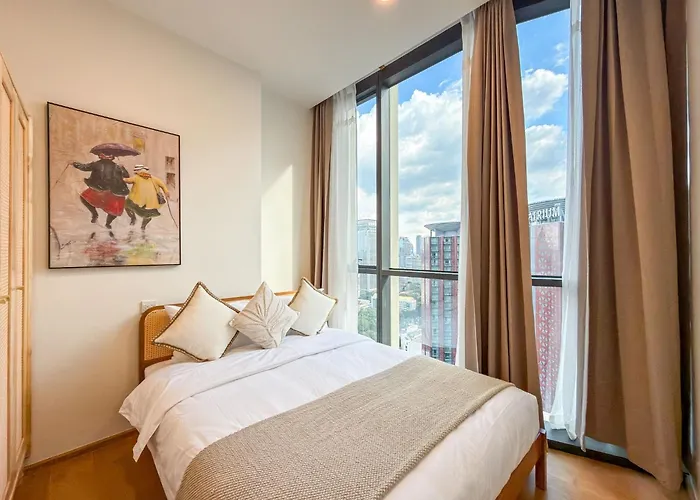 Luxury Downtown 2br 2ba Sky Pool Gym 5min Walk To Siam Paragon *