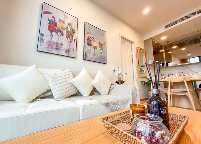 Luxury Downtown 2br 2ba Sky Pool Gym 5min Walk To Siam Paragon Apartment Bangkok