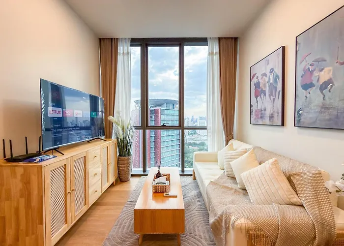 Apartment Luxury Downtown 2br 2ba Sky Pool Gym 5min Walk To Siam Paragon Bangkok