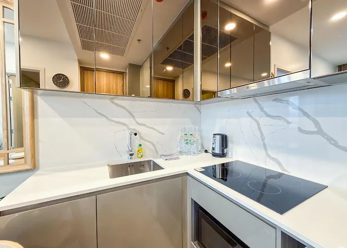 Luxury Downtown 2br 2ba Sky Pool Gym 5min Walk To Siam Paragon Apartment Bangkok