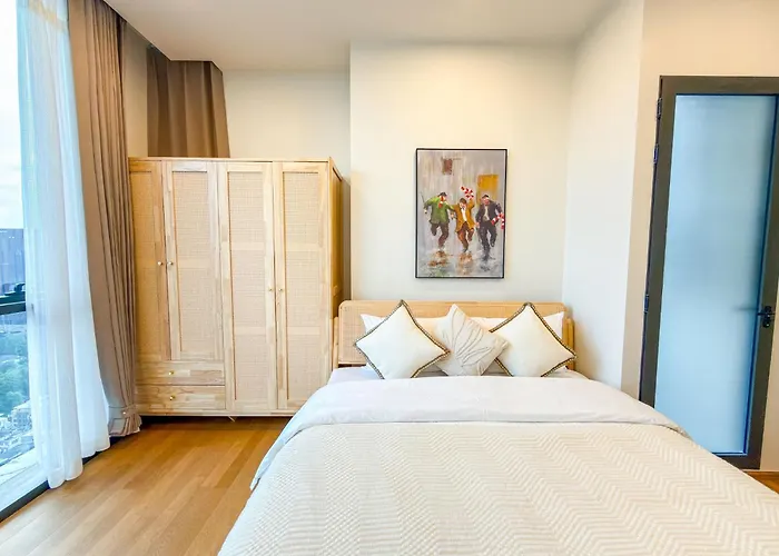 Luxury Downtown 2br 2ba Sky Pool Gym 5min Walk To Siam Paragon Bangkok