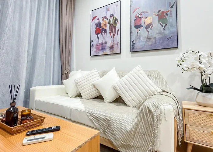 Luxury Downtown 2br 2ba Sky Pool Gym 5min Walk To Siam Paragon Bangkok