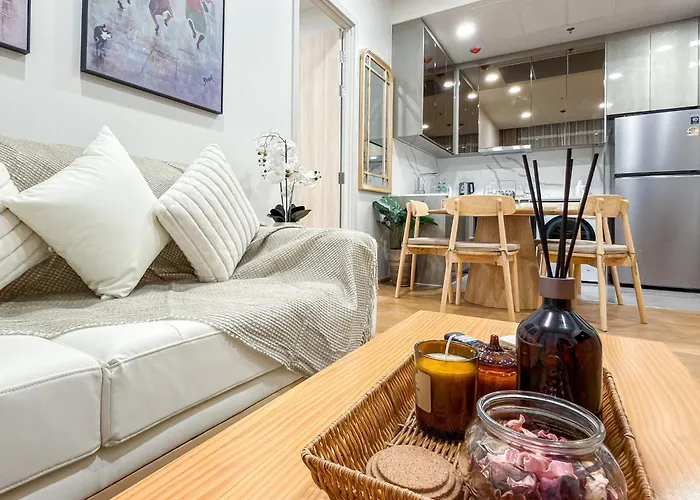 Apartment Luxury Downtown 2br 2ba Sky Pool Gym 5min Walk To Siam Paragon *