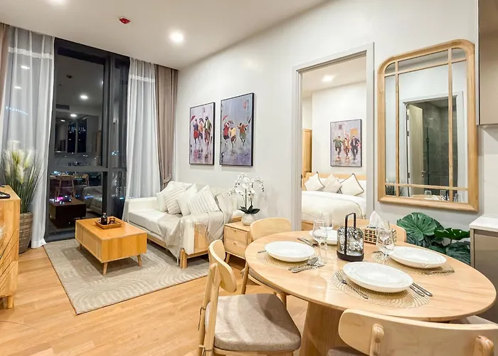 Apartment Luxury Downtown 2br 2ba Sky Pool Gym 5min Walk To Siam Paragon Bangkok