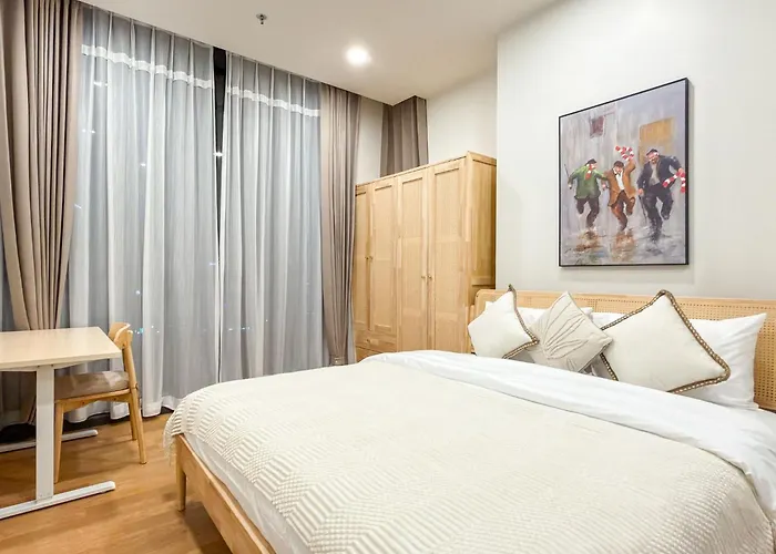 Luxury Downtown 2br 2ba Sky Pool Gym 5min Walk To Siam Paragon *